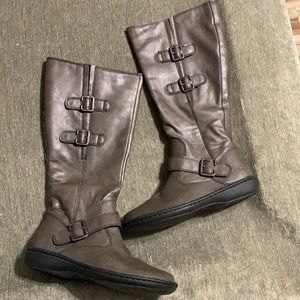 NWOT below knee BOC boots size 8M